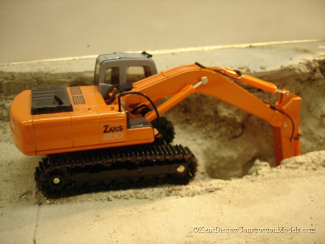 HITACHI ZAXIS200
